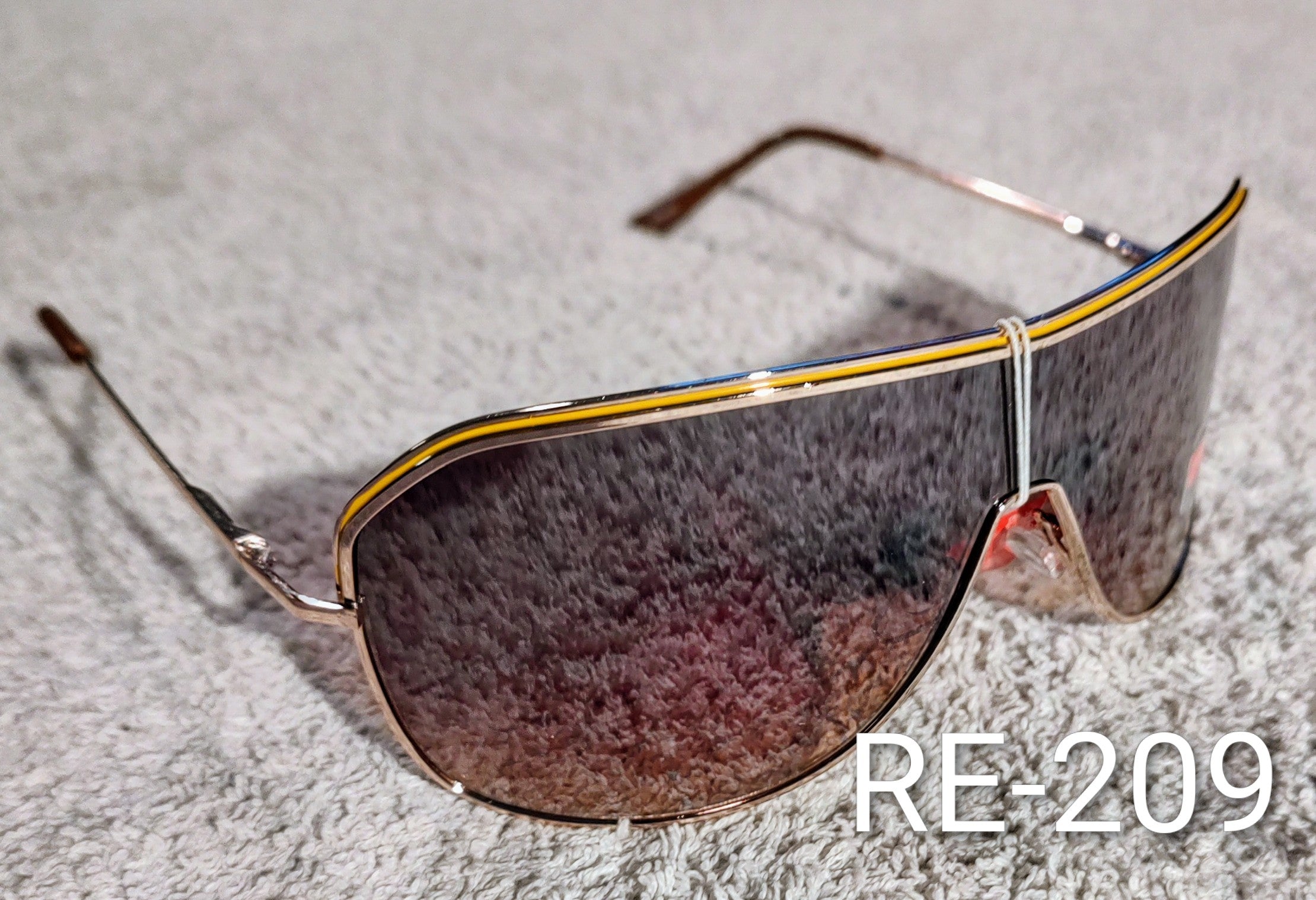 RE209 (12 Par)